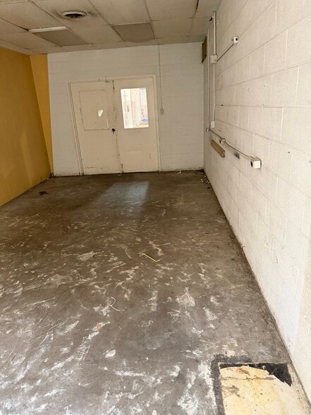 More Photos Of 490 E Church St, Lewisburg Warehouse For Lease