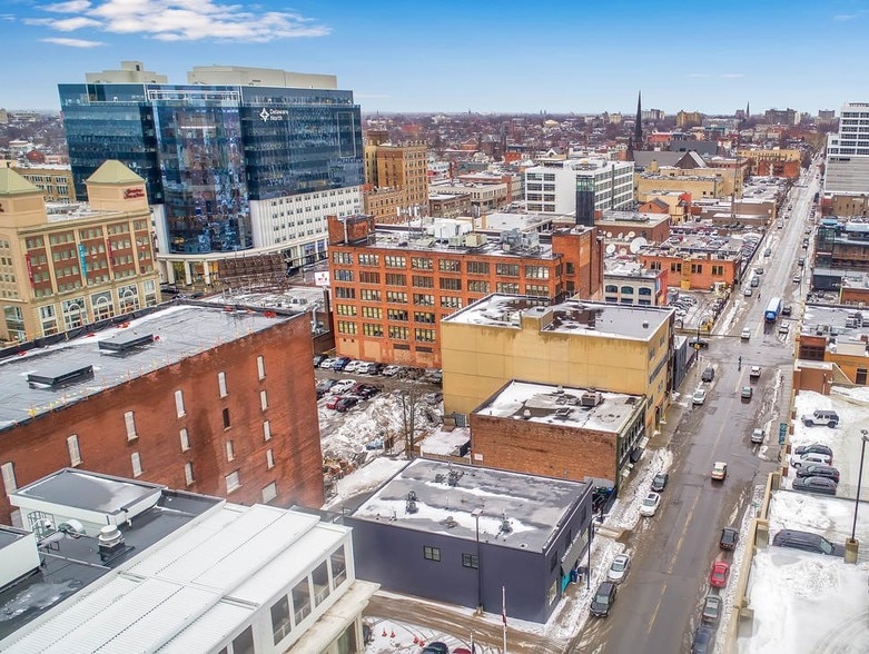 More Photos Of 228 Franklin St, Buffalo Bar For Sale