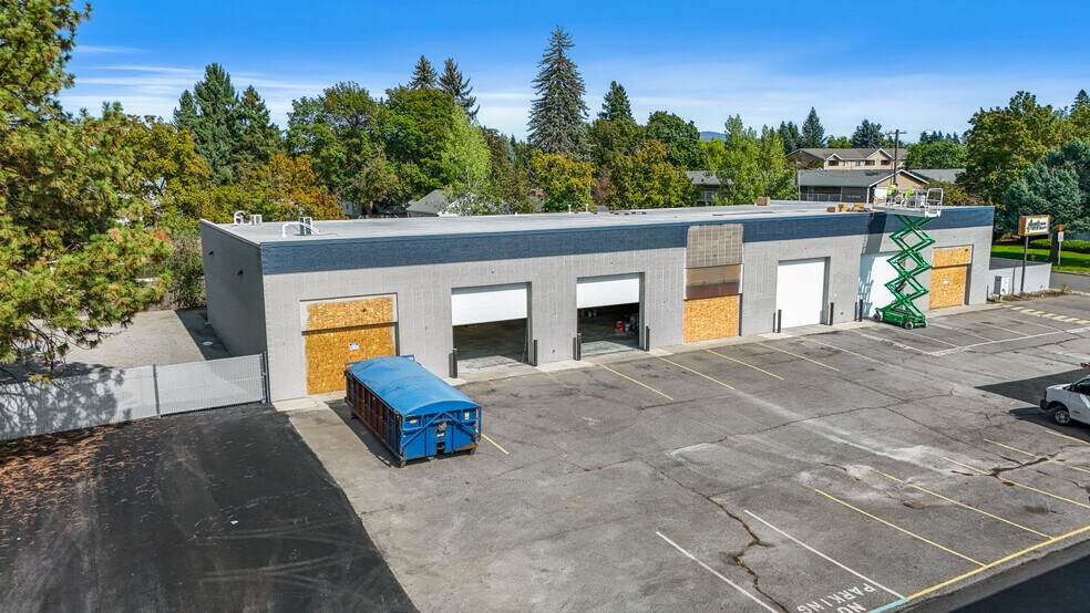 More Photos Of 21 N Skipworth Rd, Spokane Valley Showroom For Lease