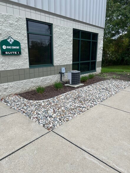 More Photos Of 8457 Andersonville Rd, Village of Clarkston Warehouse For Lease