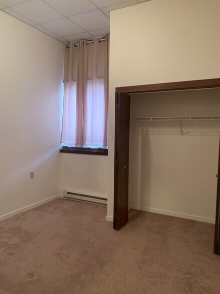 More Photos Of 400 1st Ave SW, Chisholm Apartments For Sale