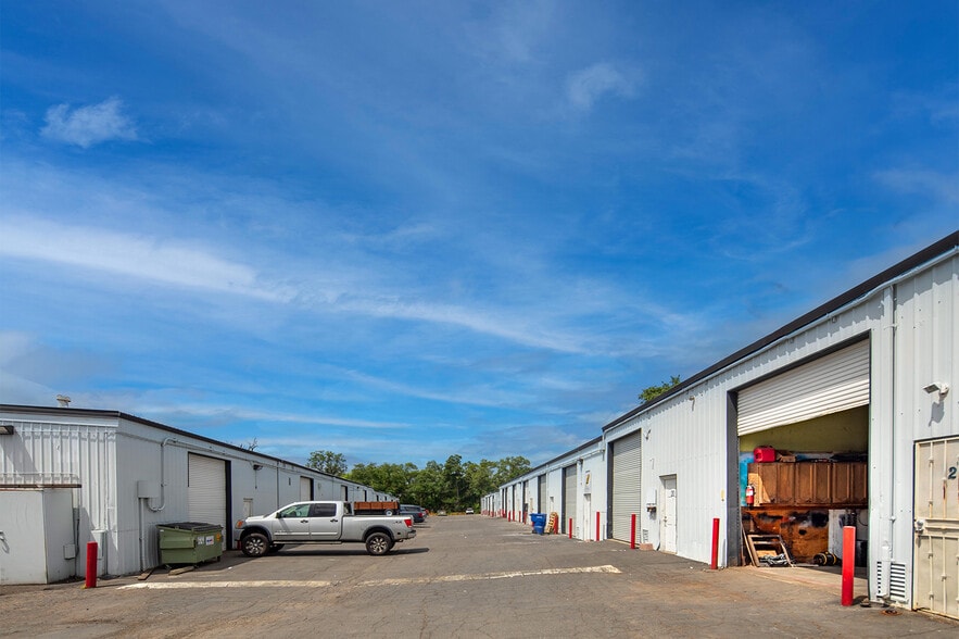 More Photos Of 5753 Auburn Blvd, Sacramento Warehouse For Lease