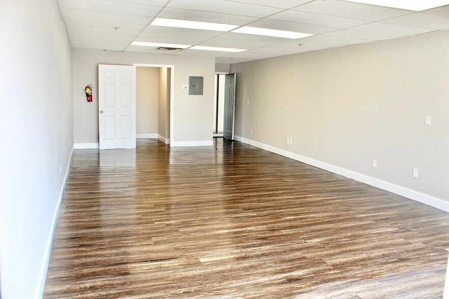More Photos Of 5519 Highway 153, Hixson Storefront Retail Office For Sale