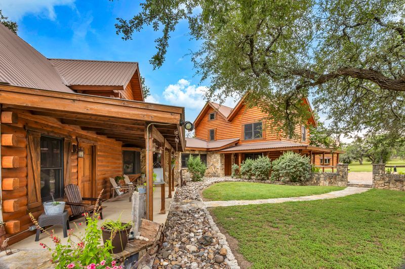 More Photos Of 700 Ledgerock Rd, Wimberley Specialty For Sale