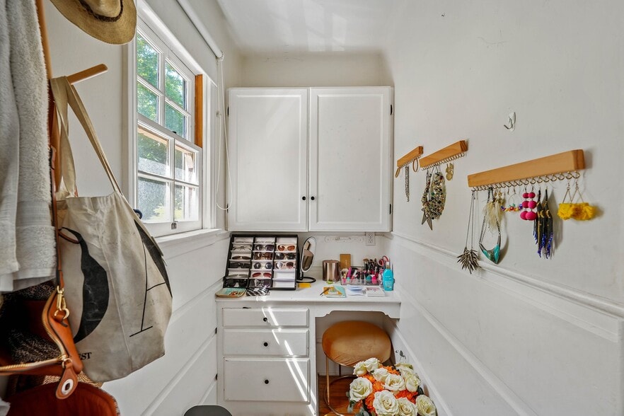 More Photos Of 155 S Westmoreland Ave, Los Angeles Apartments For Sale