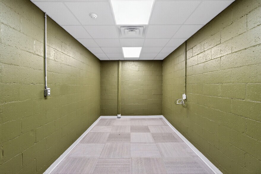 More Photos Of 1141 S Trade St, Tryon General Retail For Lease