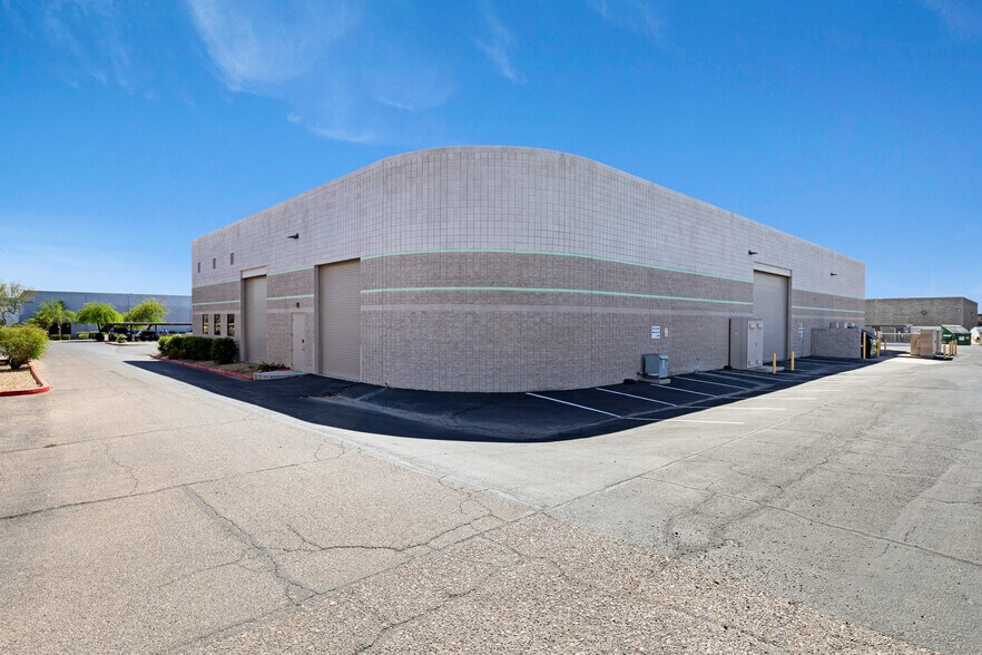 More Photos Of 7860 E McClain Dr, Scottsdale Warehouse For Sale