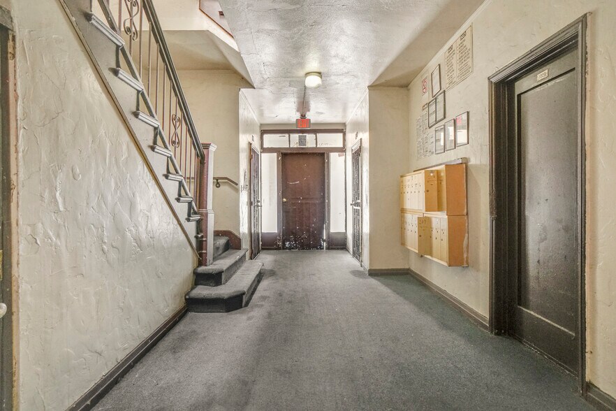 More Photos Of 1916 Crenshaw Blvd, Los Angeles Apartments For Sale