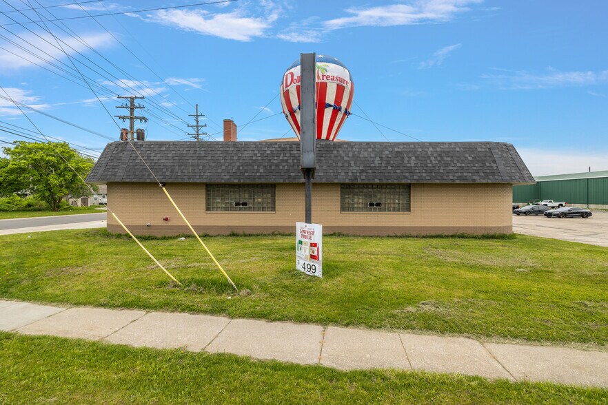 More Photos Of 2419 Lapeer Rd, Port Huron General Retail For Sale