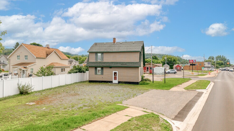 More Photos Of 212 E Margaret St, Iron Mountain Office For Sale