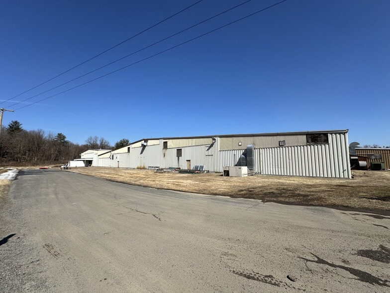 More Photos Of 24 Spring St, Florence Warehouse For Lease