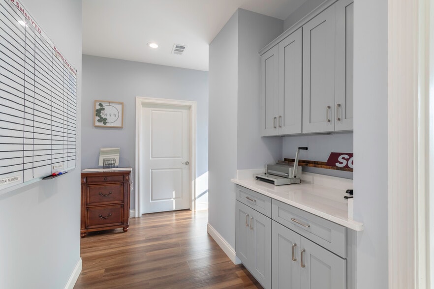 More Photos Of 2356 Alabama River Pky, Millbrook Flex For Sale