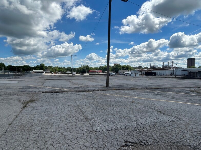 More Photos Of 1801 Russellville Rd, Bowling Green Manufacturing For Sale