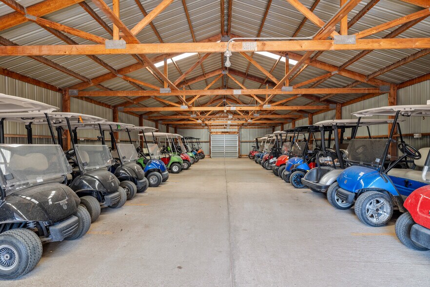 More Photos Of 4552 Gilliland Dr, Kimball Restaurant For Sale