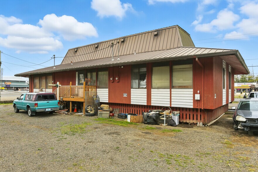 More Photos Of 535 Main Ave N, Tillamook General Retail For Sale