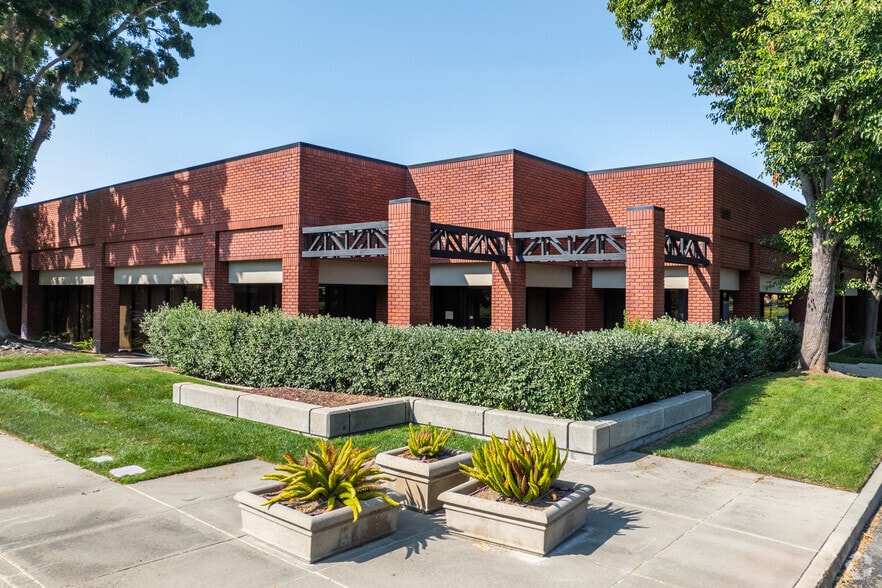 More Photos Of 5860 W Las Positas Blvd, Pleasanton Unknown For Lease