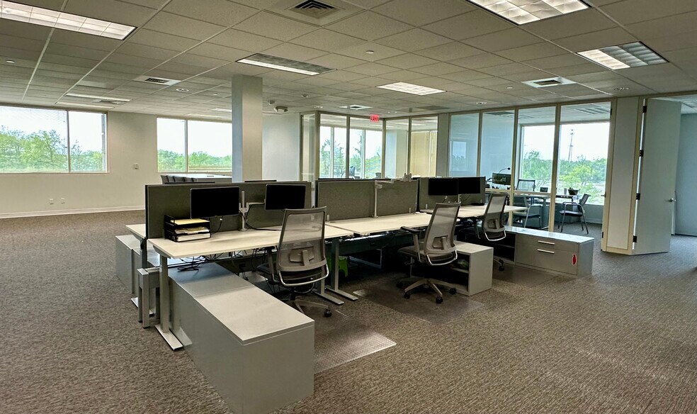 More Photos Of 4801 Olympia Park Plz, Louisville Office For Sale