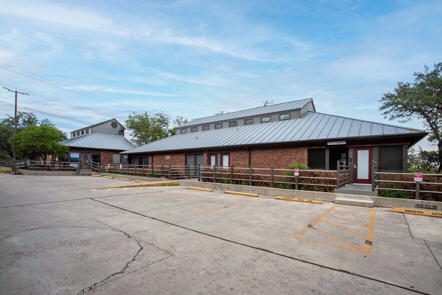 More Photos Of 8600 Wurzbach Rd, San Antonio Unknown For Lease