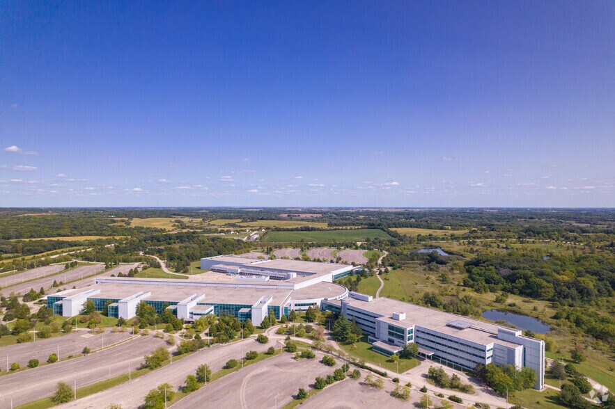 More Photos Of 2001 N Division St, Harvard Manufacturing For Lease