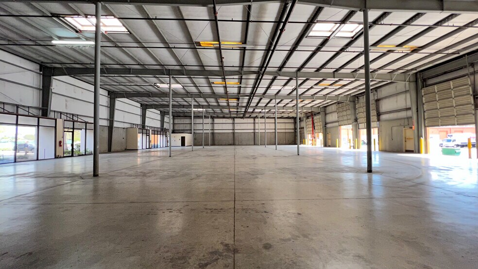 860870 N Hoagland Blvd, Kissimmee, FL 34741 Industrial For Lease
