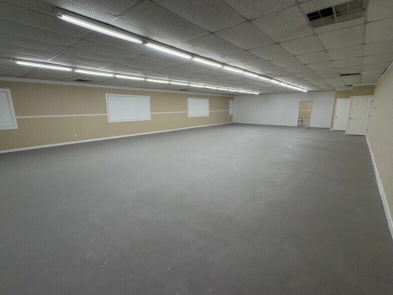 More Photos Of 2914 Gibbon Rd, Charlotte Freestanding For Lease