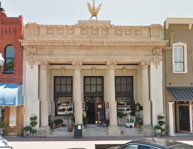 More Photos Of 110 N Tennessee St, McKinney Storefront Retail Office For Lease