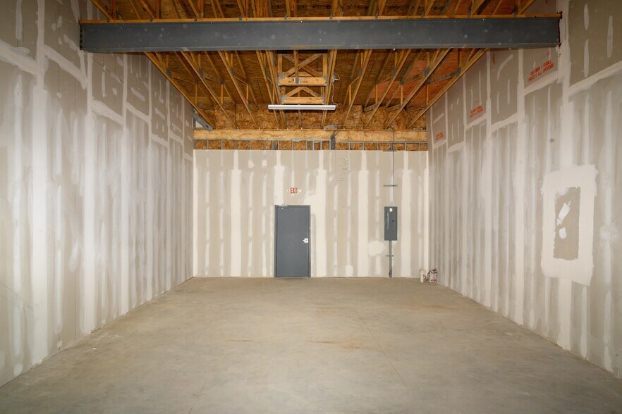 1024 Donald Lee Hollowell, Atlanta, GA 30318 Retail For Lease