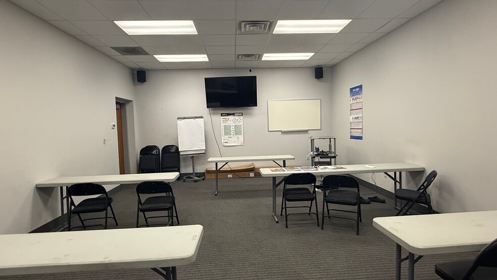 More Photos Of 4515 Sherwood Common Blvd, Baton Rouge Industrial For Lease