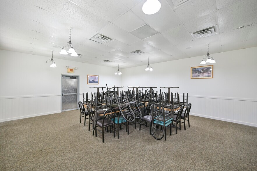 More Photos Of 2508 W 7th Ave, Corsicana Restaurant For Lease