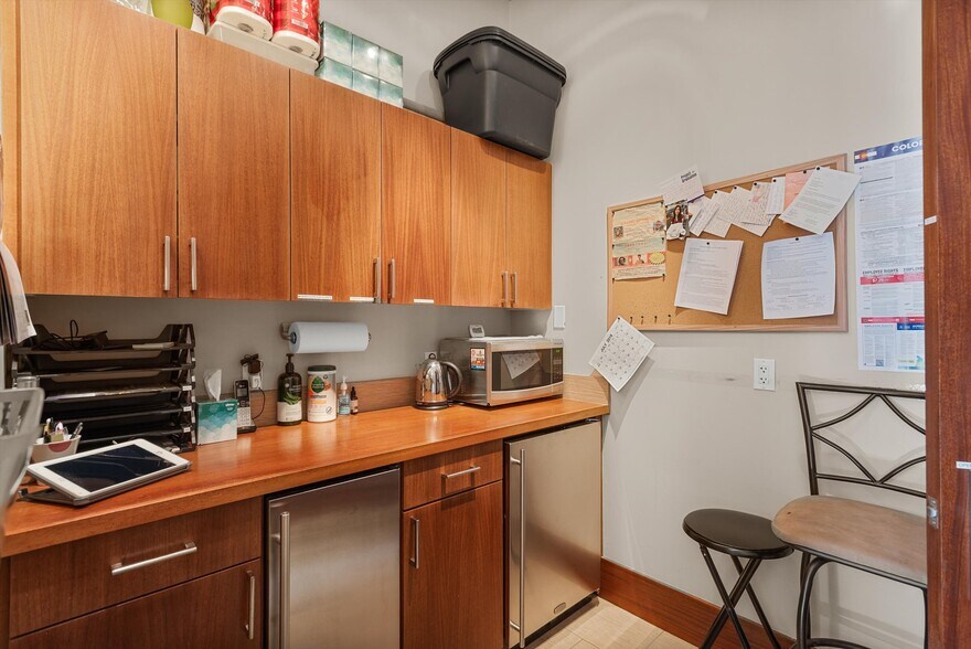 More Photos Of 241 Robinson St, Basalt Storefront For Sale