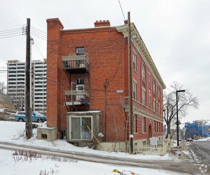 More Photos Of 10612 NW 97 Ave, Edmonton Apartments For Sale
