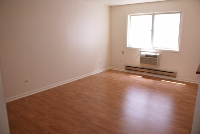 More Photos Of 1766 W Granville Ave, Chicago Apartments For Sale