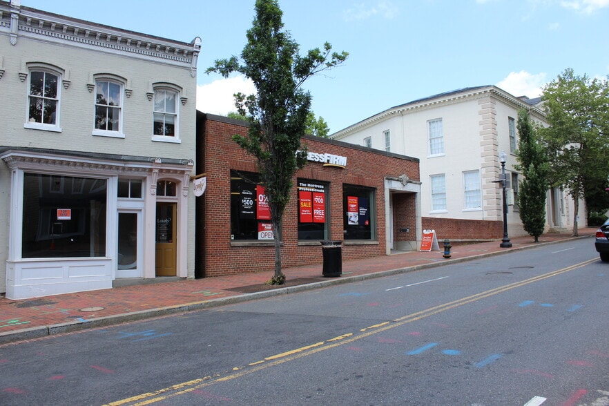 More Photos Of 1634 Wisconsin Ave NW, Washington Storefront For Lease