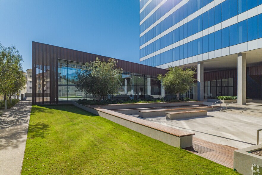 More Photos Of 4727 Executive Dr, San Diego Coworking Space