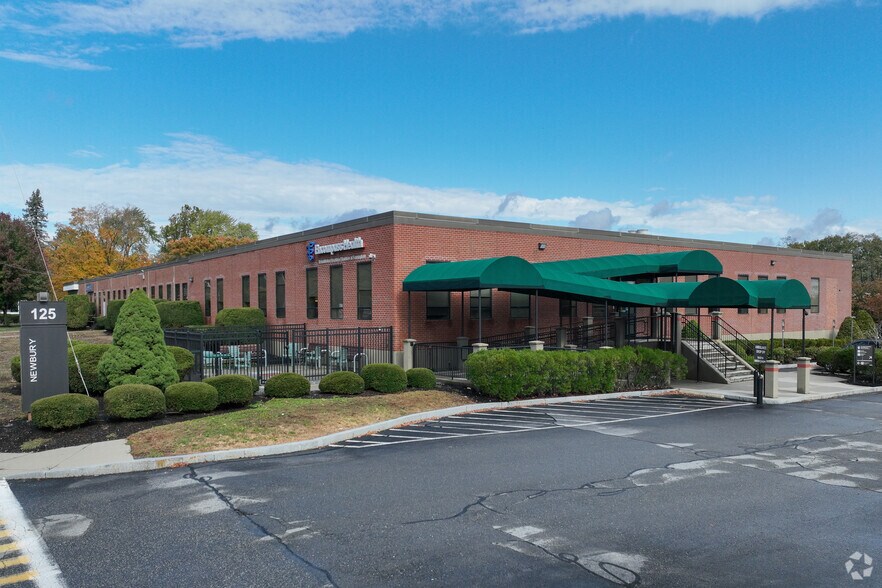 More Photos Of 125 Newbury St, Framingham Specialty For Lease