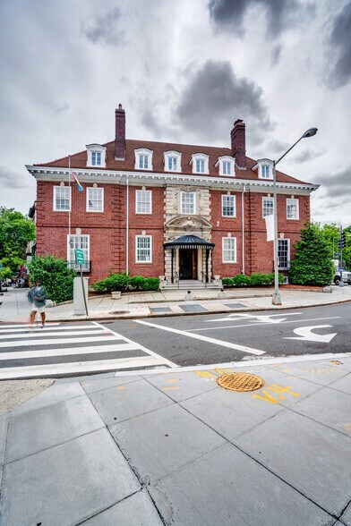 More Photos Of 2040 S St NW, Washington Office For Sale