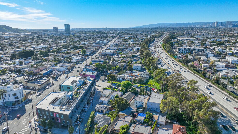 More Photos Of 2536 S Dunsmuir Ave, Los Angeles Land For Sale