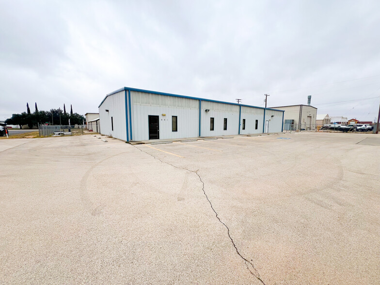 Primary Photo Of 901 W 3rd St, Odessa Warehouse For Sale