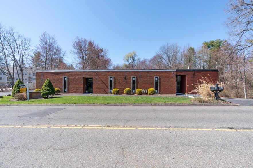More Photos Of 24 Sodom Ln, Derby Flex For Lease