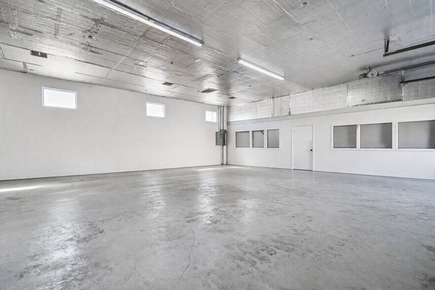 More Photos Of 6010 Wall St, Port Richey Warehouse For Sale