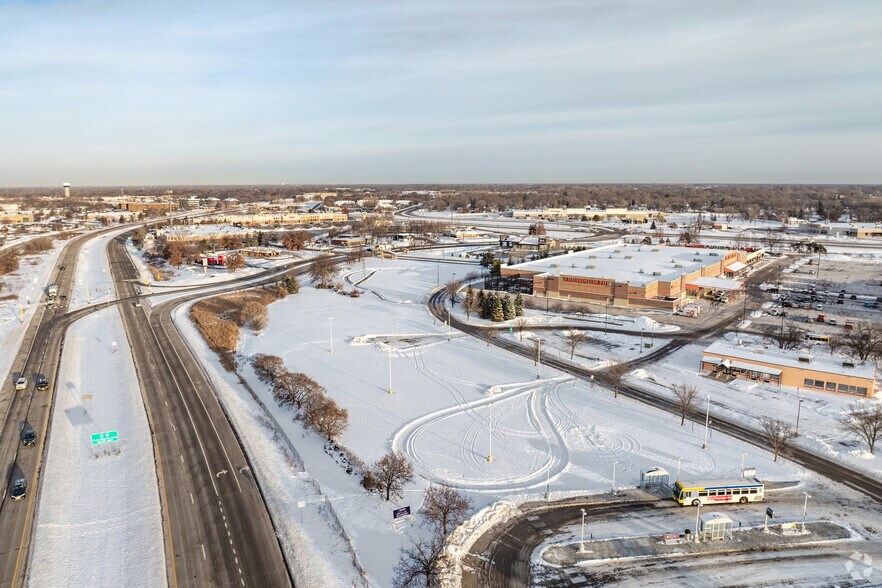More Photos Of University Ave NE, Blaine Land For Lease