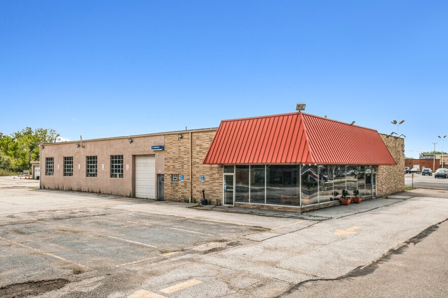 Primary Photo Of 1633 Pearl Rd, Brunswick Auto Dealership For Sale