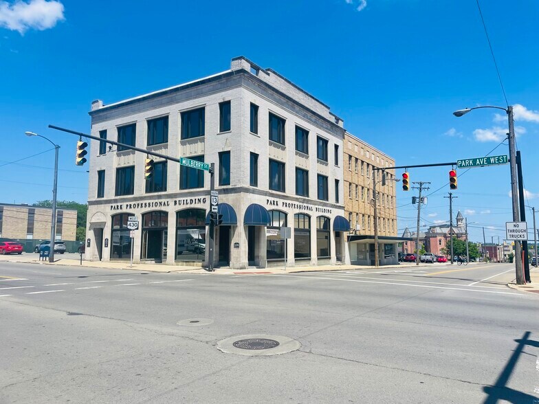 More Photos Of 68-70 W Park Ave, Mansfield Office For Lease