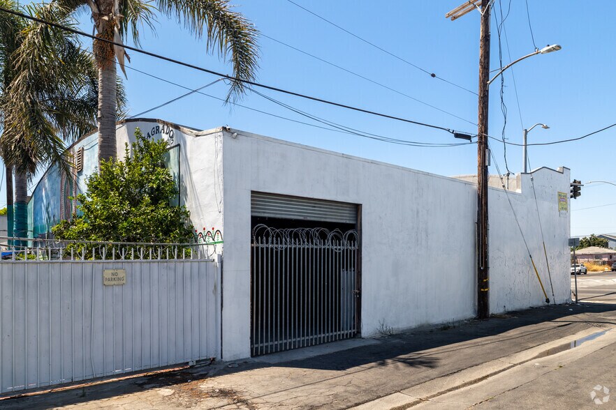 More Photos Of 1808 Firestone Blvd, Los Angeles Light Distribution For Sale