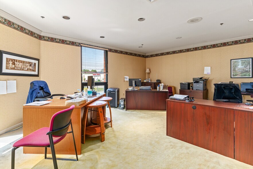 More Photos Of 130 Western Ave, South Portland Freestanding For Sale