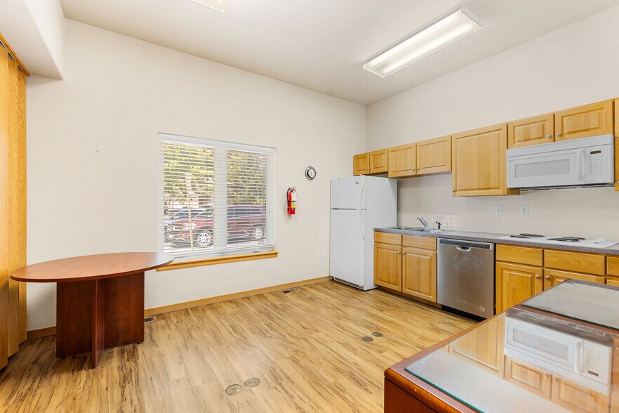 More Photos Of 1714 Duchess Dr, Longmont Office For Lease