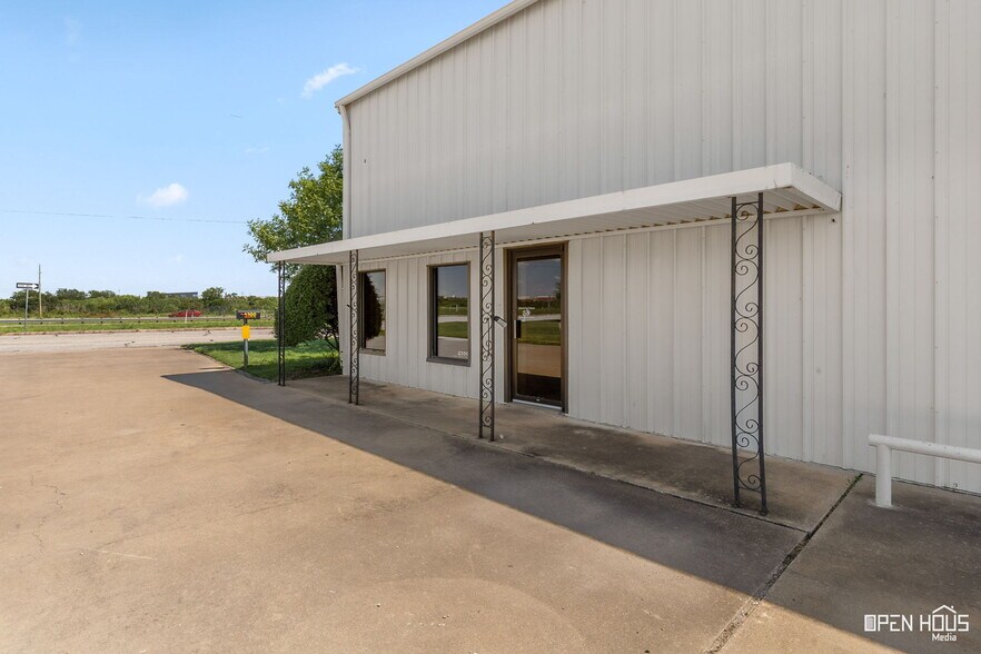 More Photos Of 4200 Henry S Grace Fwy, Wichita Falls Office For Lease
