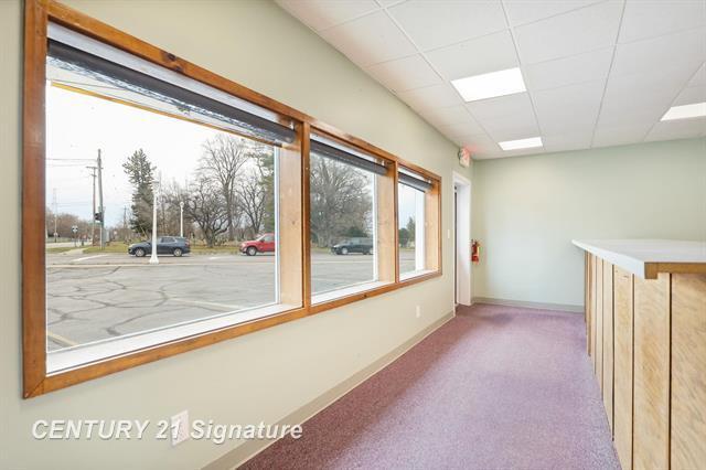 More Photos Of 2019 Columbus Ave, Bay City Office For Sale