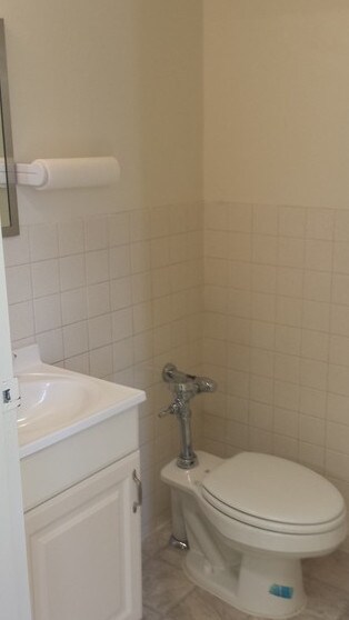 More Photos Of 1968-1978 S Garrison St, Lakewood Unknown For Lease