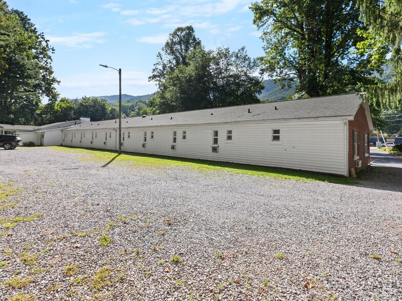 More Photos Of 2474 Soco Rd, Maggie Valley Hotel For Sale